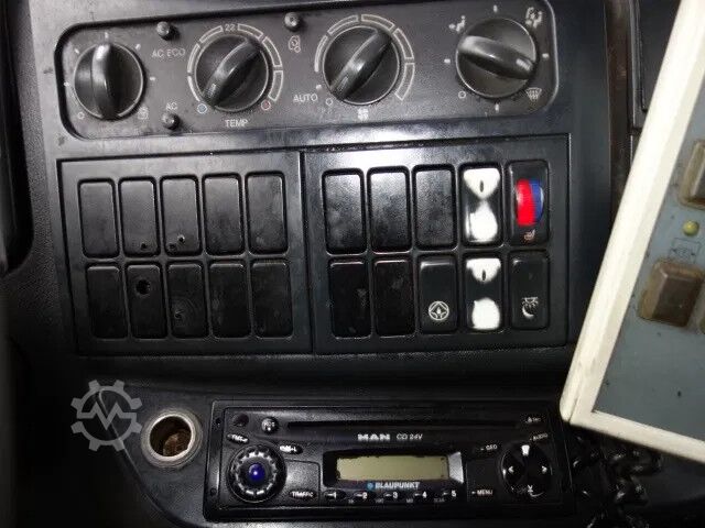 Tahan lasak MAN TGA26-480 STEELSPRINGS,MANUAL GEARBOX,AIRCO,RET...