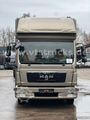 Sığır taşıma kamyonu MAN TGL 12.220 4x2 4.Pferdetransporter m. Wohnabteil