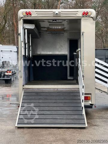 Sığır taşıma kamyonu MAN TGL 12.220 4x2 4.Pferdetransporter m. Wohnabteil