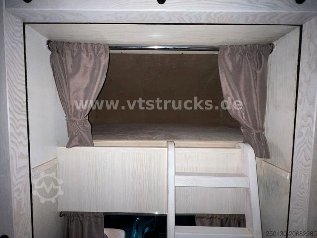 Tovorni avtomobil za prevoz živine MAN TGL 12.220 4x2 4.Pferdetransporter m. Wohnabteil