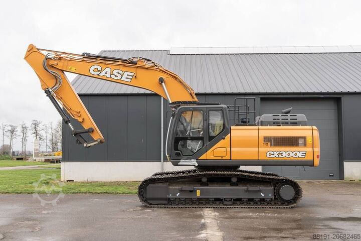 クローラーショベル CASE CX 300 E