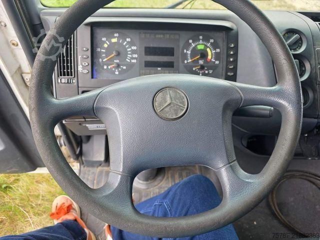Perdeli panelvan MERCEDES-BENZ 818 Pritsche & Plane, manuelle 6 Gang Schaltung