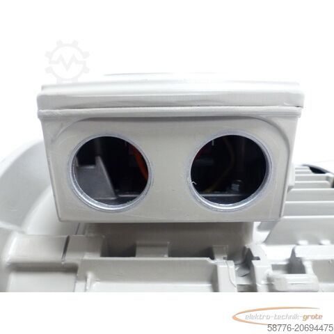 Siemens Motor Siemens 1LE1001-1AB59-0FB4 - Z Motor SN: 1858351001001 - ! -