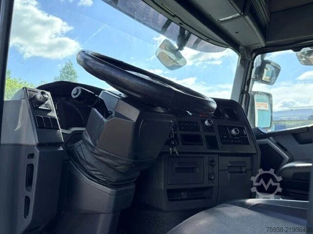 Padrão-SZM Renault T460 HIGH (EURO 6 / I-SHIFT / RETARDER / 2x DIE...