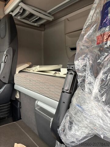 Стандартен трактор DAF XF SUPER SPACE CAB ZF INTARDER, different locat...