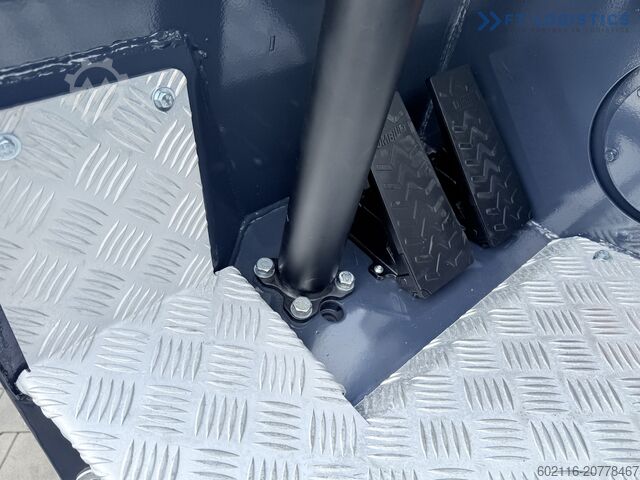 четирипосочен мотокар COMBILIFT CBE2500 TRIPLEX 5500 FORK POSITIONER