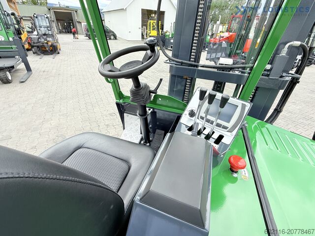 Carrello elevatore a 4 direzioni COMBILIFT CBE2500 TRIPLEX 5500 FORK POSITIONER