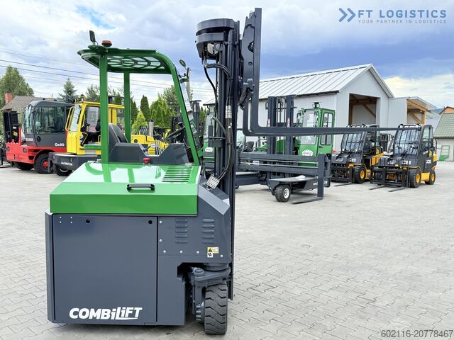 Carrello elevatore a 4 direzioni COMBILIFT CBE2500 TRIPLEX 5500 FORK POSITIONER
