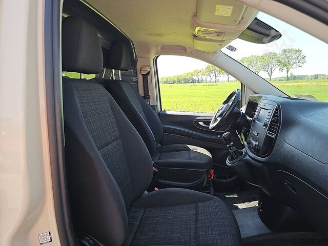 Carrinha de tejadilho alto MERCEDES-BENZ VITO 114 L2 Airco Euro6 136Pk