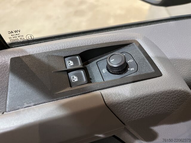 Panel van Volkswagen Crafter 35 2.0 TDI L3H3 140 PK Automaat / Euro ...