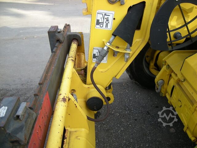 Xe nâng thang cứng Merlo P 25.6 /  S25TD
