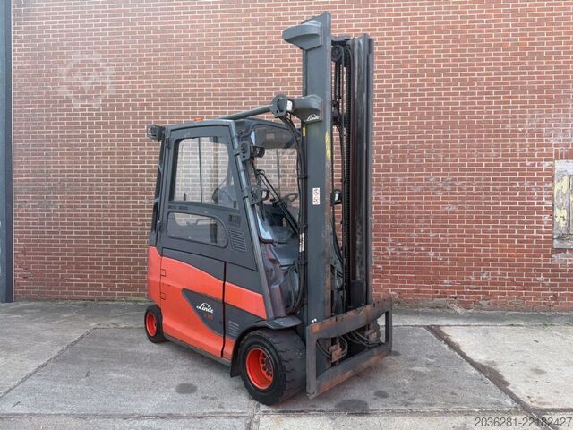 Електричний 4 -колісний навантажувач Linde E35HL-01