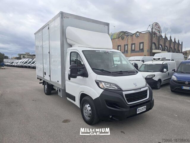 Furgonetă PEUGEOT BOXER 2021 FURGONE 4,40 SPONDA