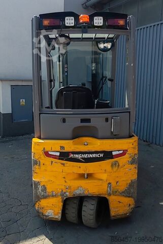 Electric - 3 wheels Jungheinrich EFG216 2021y/ 3.3m free lift/ 8096h