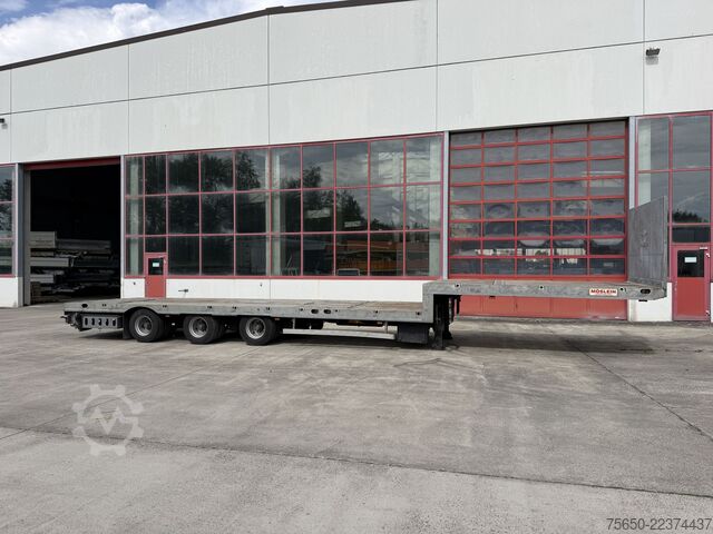 Low loader semitrailer Möslein STO 3 Schwebheim  3 Achs Satteltieflader Plato 45 t GGfür Fertigteile, Baumaschinen