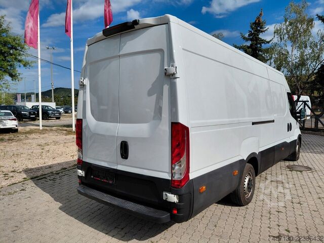 Furgon blaszak IVECO Daily  35 S14V 4100