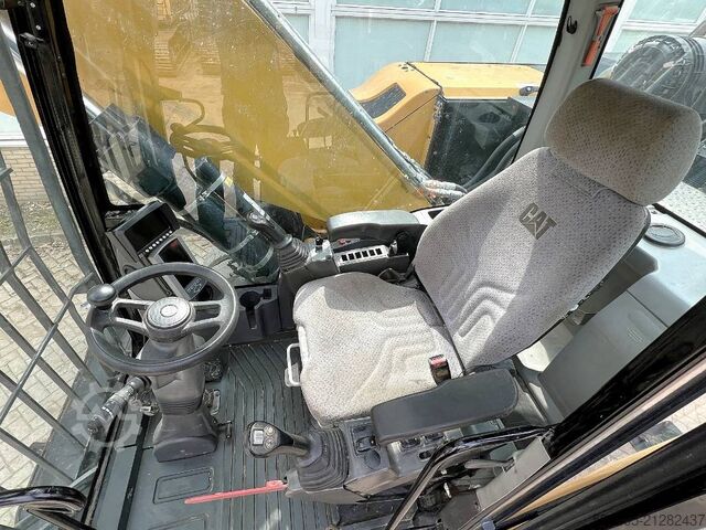 Material handler CAT MH3022  2015   CE