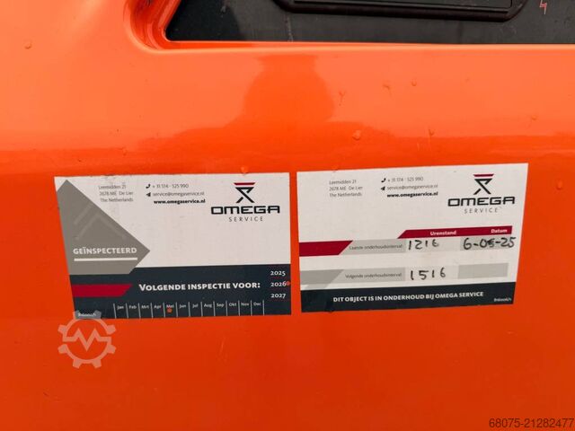 Articulated boom lift JLG 450 AJ