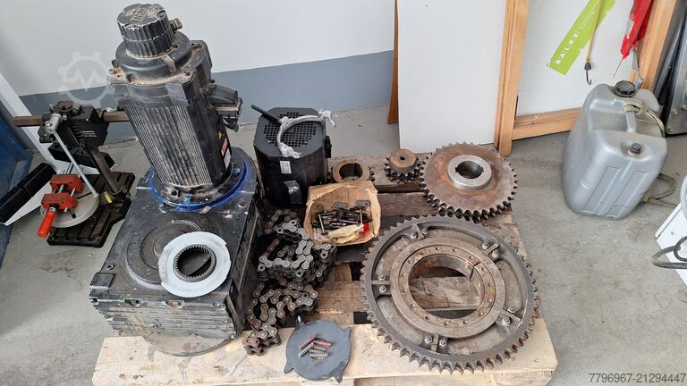 Generator mit Getriebe und Schaltschränk Generator Firma SEW Eurodrive plus Schaä FAF CM