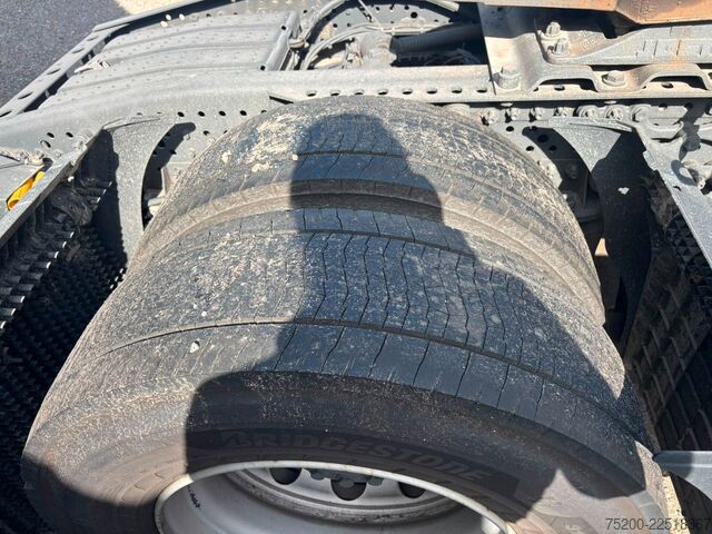 标准牵引车头 MERCEDES-BENZ Actros 1845 L 10x Stück verfügbar