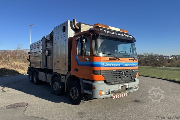 Lori tujuan khas Mercedes-Benz Actros 3243 8x4 Trockensauger / Swiss-Vehicle
