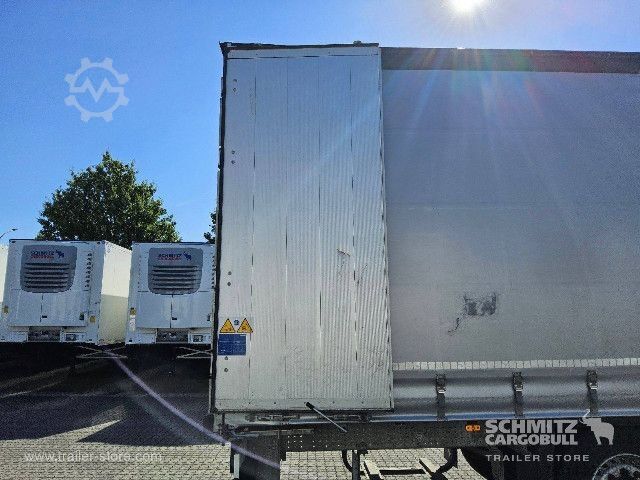 Semi-reboque aberto com lona Schmitz Cargobull Curtainsider Standard Getränke