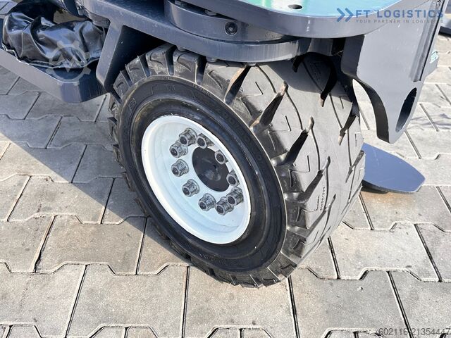 4 向叉车 Combilift C4000 / TRIPLEX / 4900MM / GAS