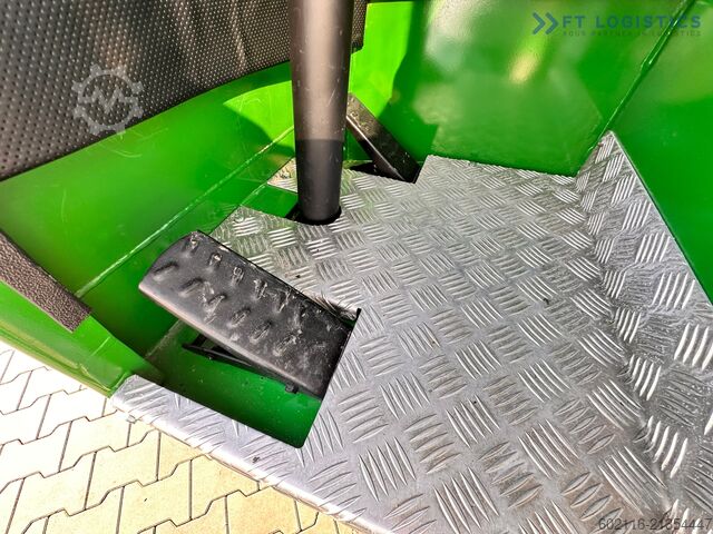 4 向叉车 Combilift C4000 / TRIPLEX / 4900MM / GAS