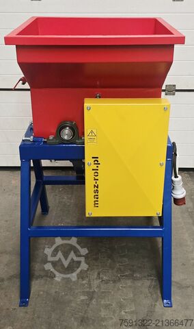 žemės ūkio mašina MASZ-ROL T 100