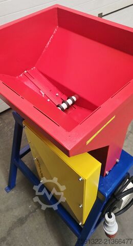 žemės ūkio mašina MASZ-ROL T 100