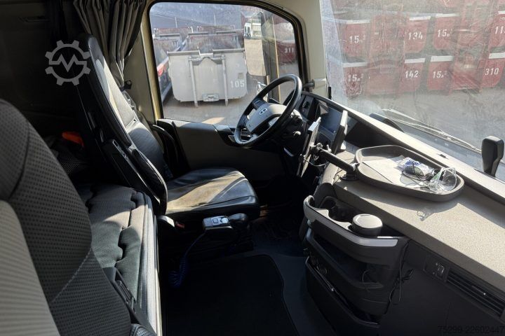 Standaard trekker Volvo FH Electric 6x4 / Swiss-Vehicle
