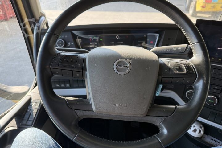 Standaard trekker Volvo FH Electric 6x4 / Swiss-Vehicle