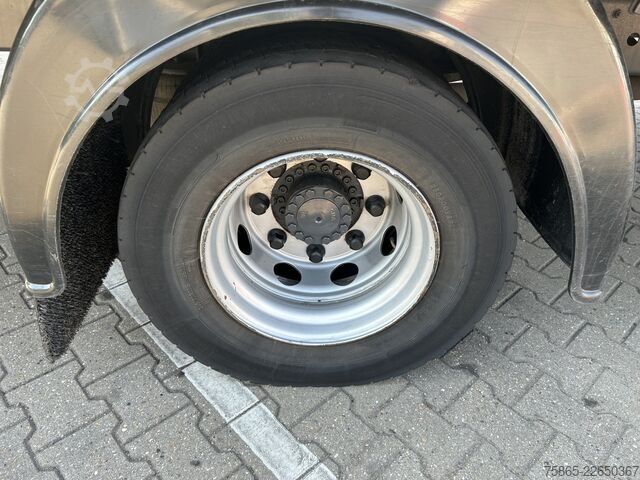 Koffer DAF LF 230 FA / 12 Ton / 246 dkm / Navi / Box / Laa...