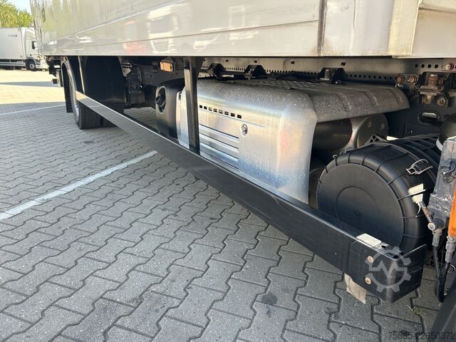 Box body DAF LF 230 FA / 12 Ton / 217 dkm / Navi - Camera / ...