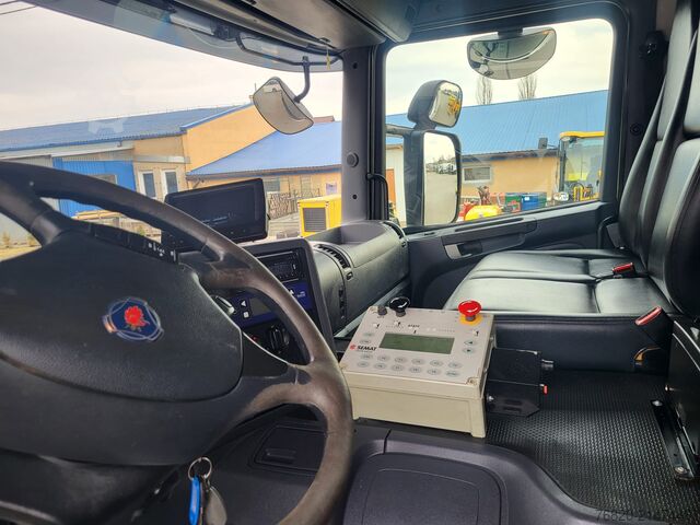 Truk sampah SCANIA P280