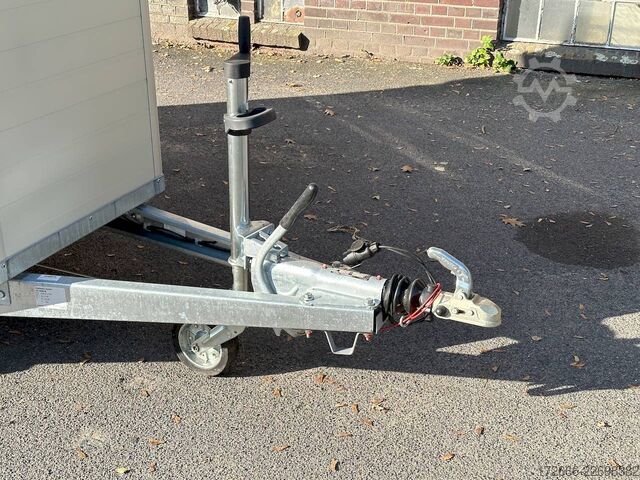 Remolque de transporte de caballos Humbaur XANTHOS 2400 | BLACK
