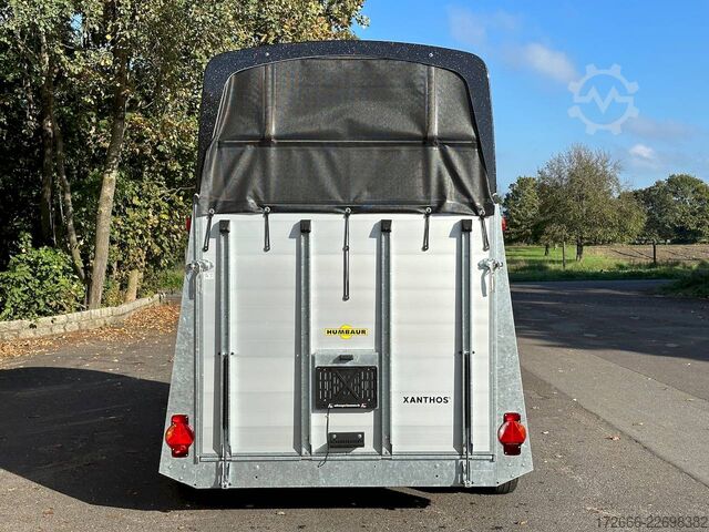 Remolque de transporte de caballos Humbaur XANTHOS 2400 | BLACK