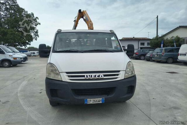 Dvosjedni kombi IVECO DAILY 35C 15 3.0 DOPPIA CABINA E GRU