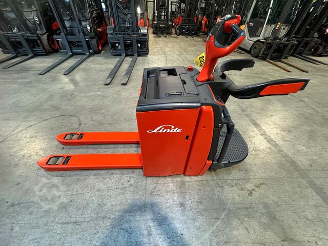 Hand pallet truck platform electric 3,050 h Linde T 20AP