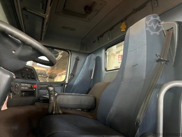 Camión portacontenedores de gancho VOLVO VOLVO FM480 SCARRABILE 8X4