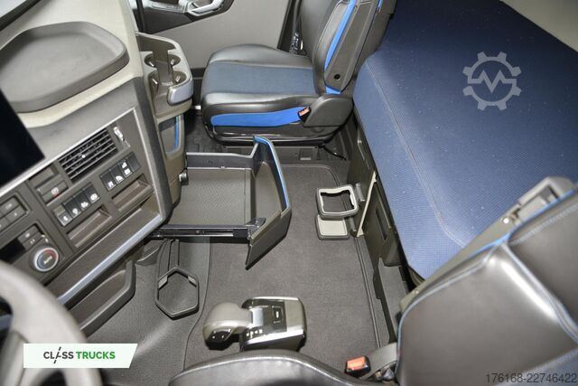đầu kéo tiêu chuẩn VOLVO FH 500 Globetrotter XL I-ParkCool ACC