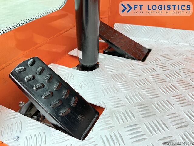 Carretilla retráctil de 4 vías Combilift C4000 DIESEL TRIPLEX 6800 AIR CONDITION