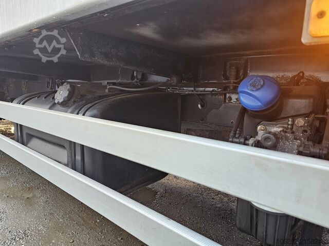 משאית ארגז Volvo FL 240 4x2 16tons Seitentüren Koff