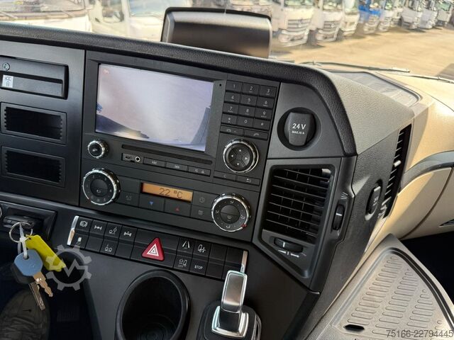 饮料卡车 MERCEDES-BENZ ACTROS 2545 L Getränkekoffer 8,15 m LBW 2 T*LENK