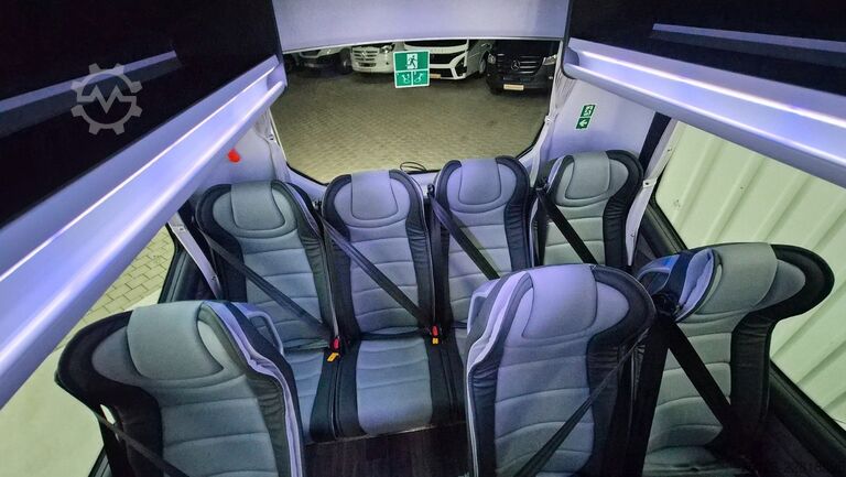 Minibus MERCEDES-BENZ 519 Sunset S 4 Ferqui Lagerfahrzeug Stock