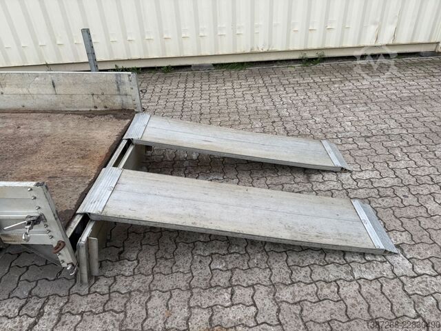 Rimorchio a pianale ribassato KOCH Baumaschinenanhänger / Rampen / TÜV April 2027