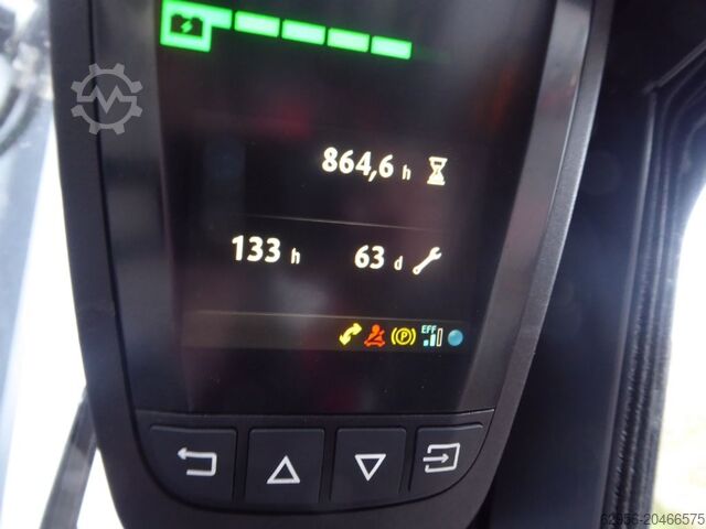 Electric 4-wheel forklift Linde E50HL-01