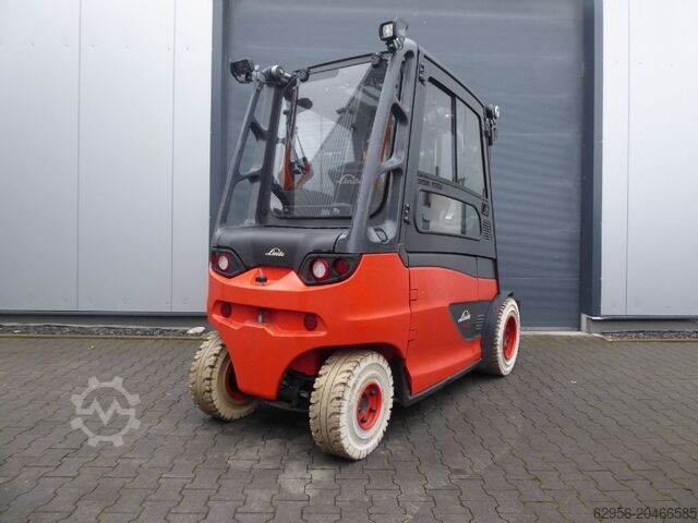 Electric 4-wheel forklift Linde E50HL-01