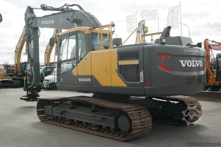  Volvo EC 220 E