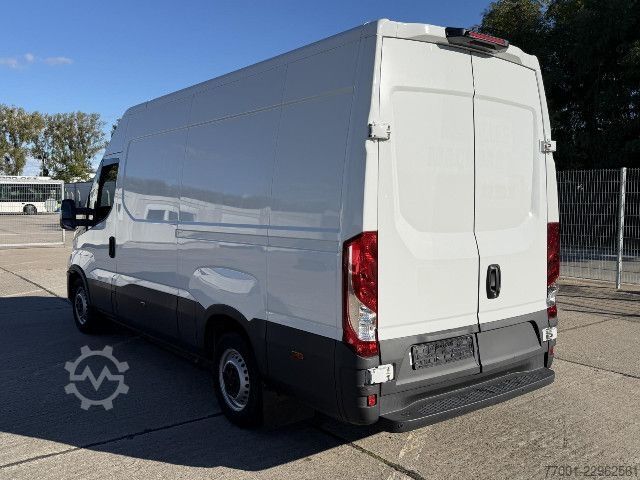 Furgão de painéis IVECO 35S16V Klima / Kamera / Tempomat